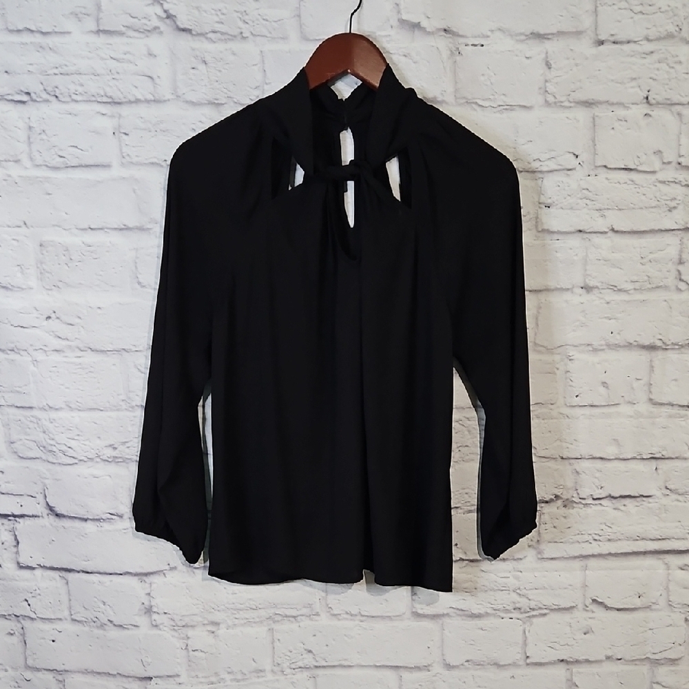 Collective Concepts Elegant Black Keyhole Blouse